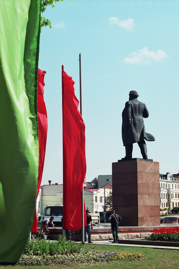 Lenin, und nun bedauert alle Lebenden