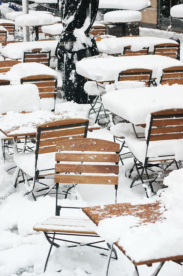 schneebedeckt Kaffeehaus