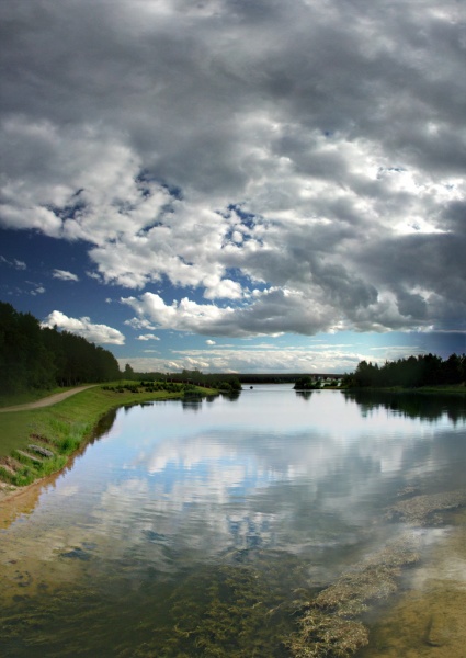 Der Himmel über dem See