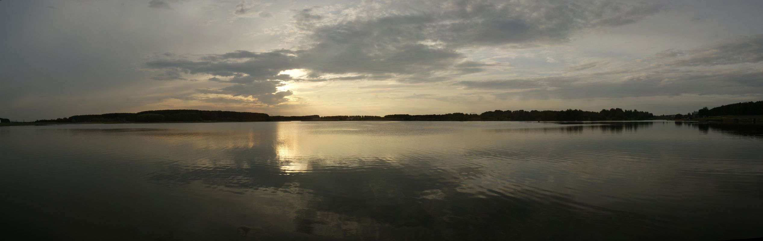 Golden-roten Sonnenuntergang