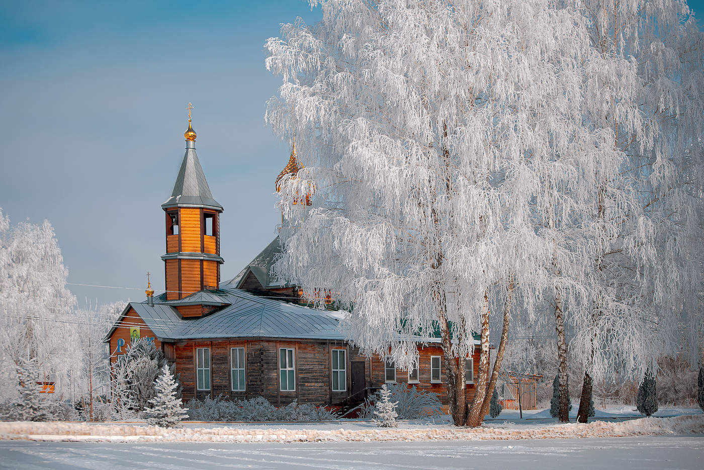 Sonnenaufgang über dem Fluss