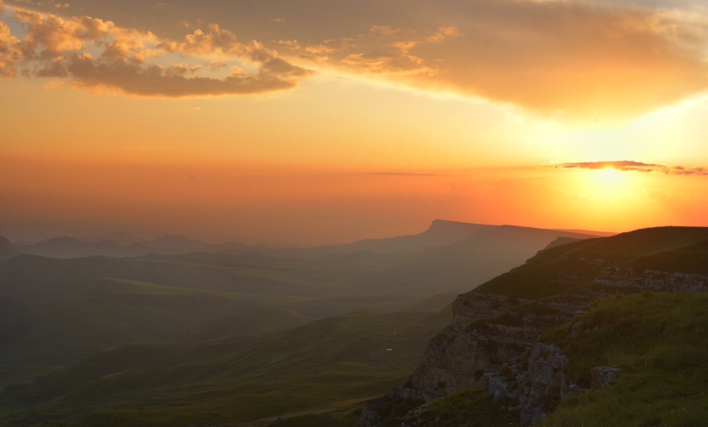 Sonnenuntergang in den Bergen