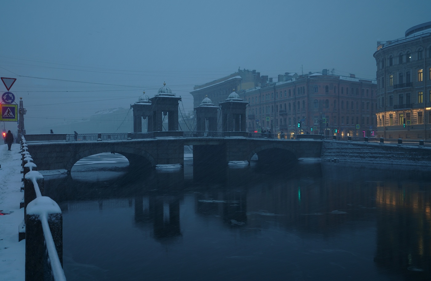Sonnenaufgang über dem Fluss