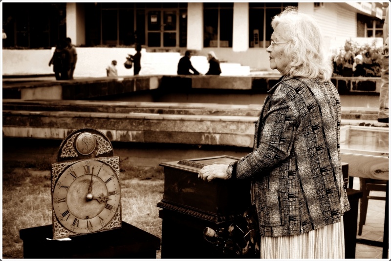 unabhängig von der Zeit.