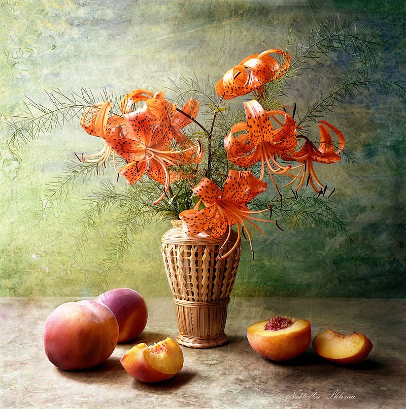 Mit Pfirsich und Lilie