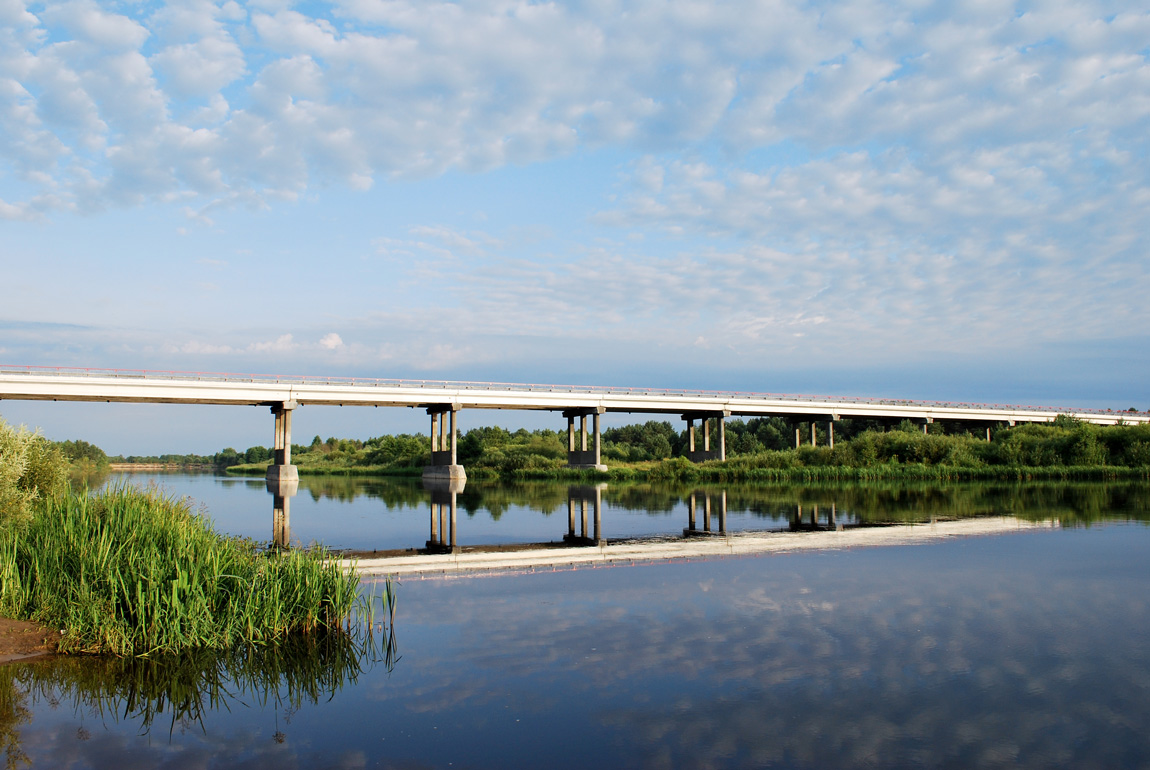 Die beiden unteren Teilen der Welt und Vys .....