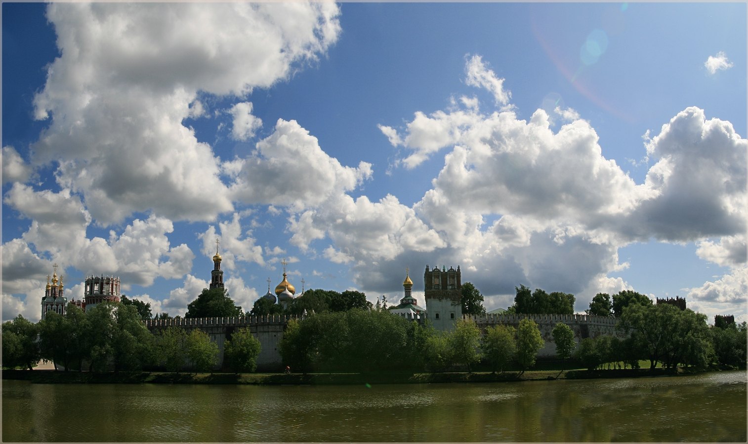 Neujungfrauenkloster