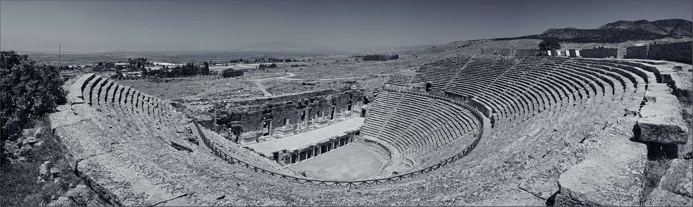 Hierapolis Theater ........ .......