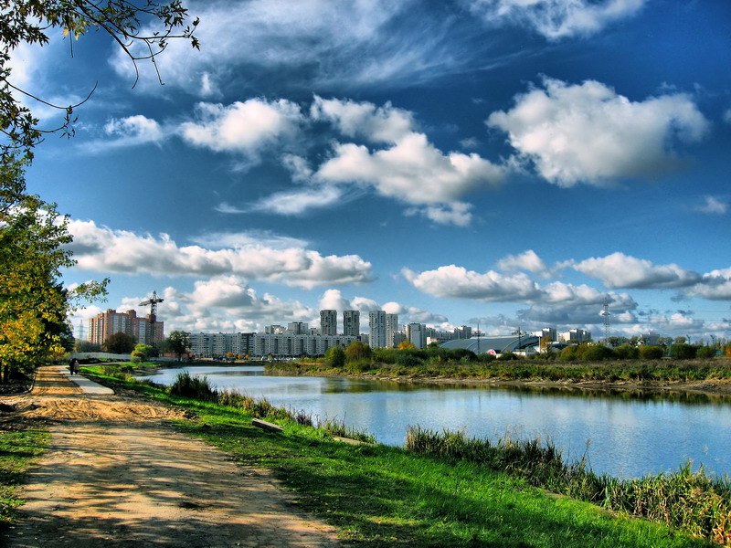 Am Rande der Stadt in Farbe