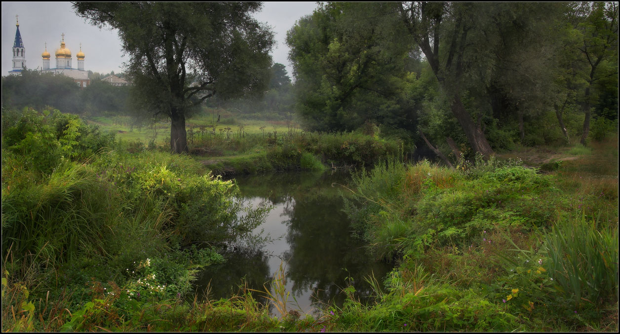 Türen im Herbst ... Bewölkt Orthodoxie ...