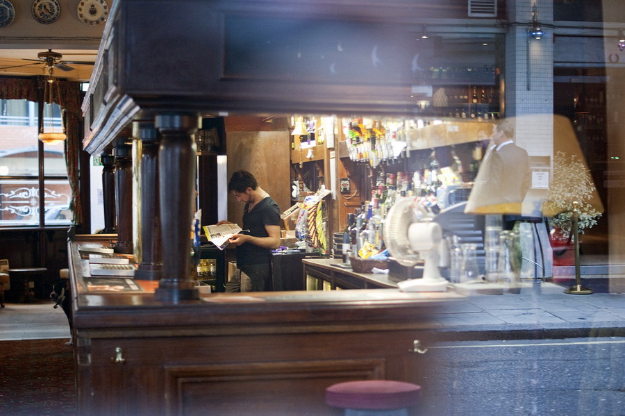 Die Geschichte von einer Kneipe, oder wo der Hund begraben ist =)