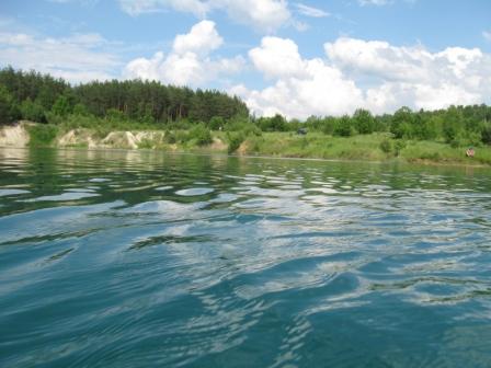 Wasseroberfläche blau Gruben