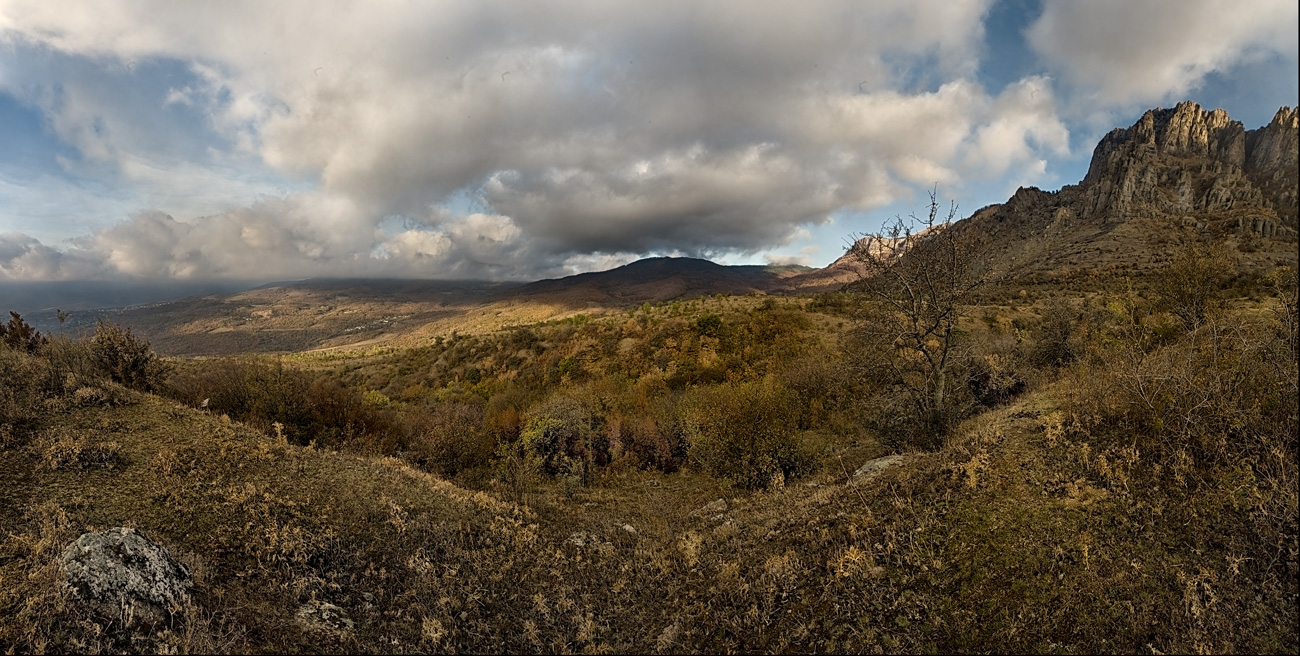 Krim zarisovki.U Fuß Demerdzhi.