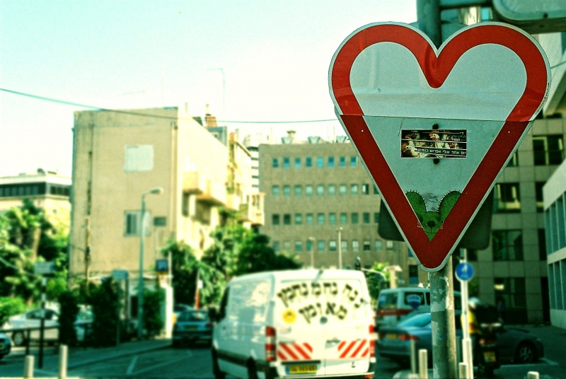 Liebe ist überall um uns herum))