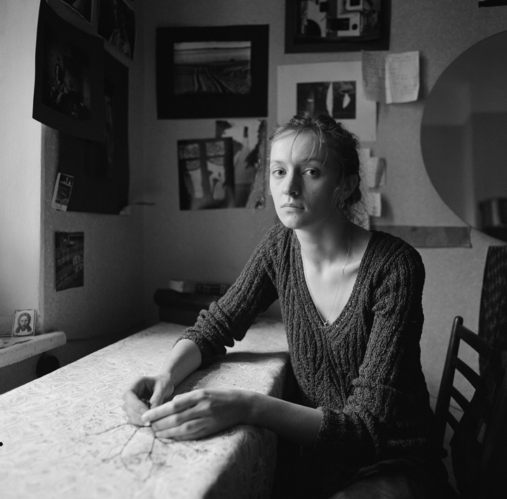 Faith (ein Portrait mit einem Zweig)