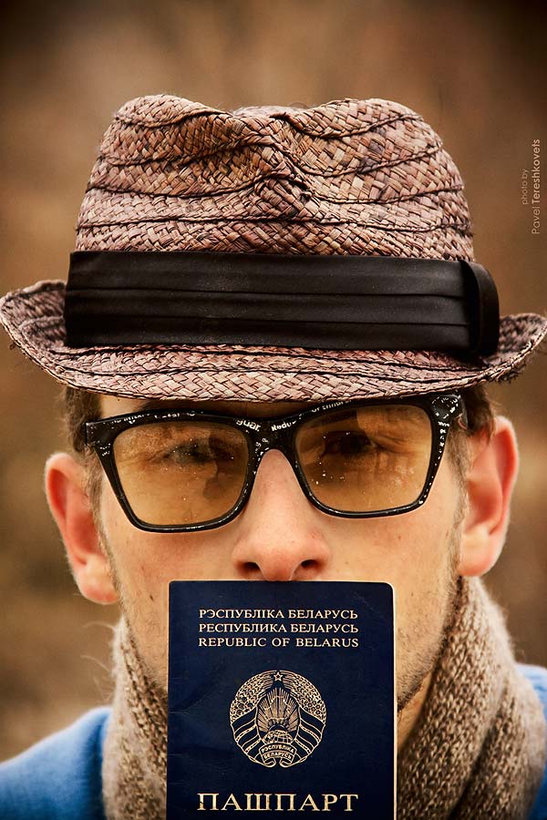 [Auf der Straße. Grund für die Stille?}