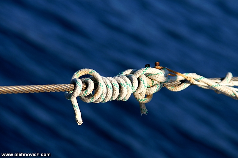 Knot ... blauem Hintergrund - ein Meer)))