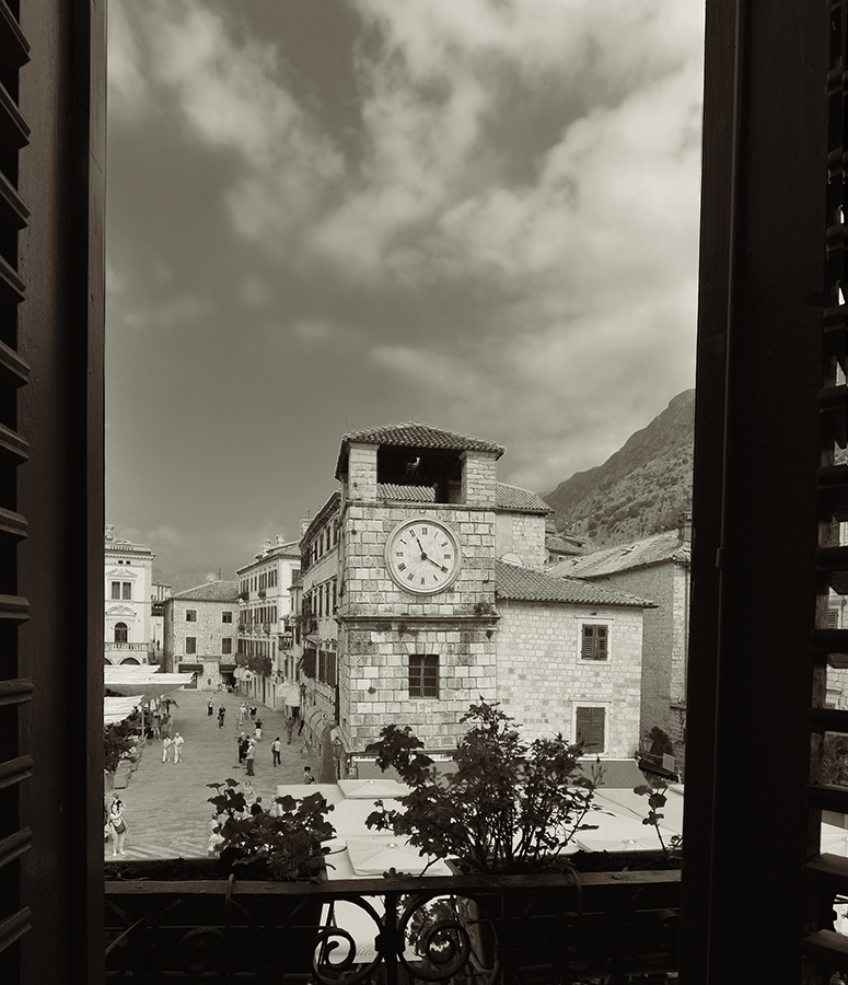 Dennoch gehen antike Uhr