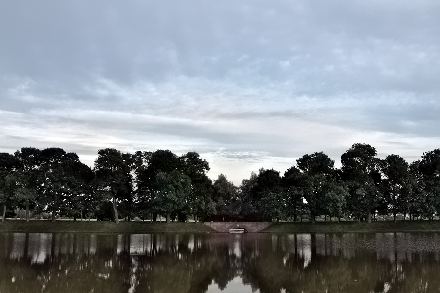 Teich in der Nähe der Burg Niasvizh