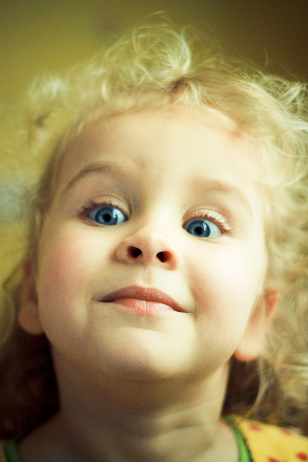 Hier sind meine großen Augen!