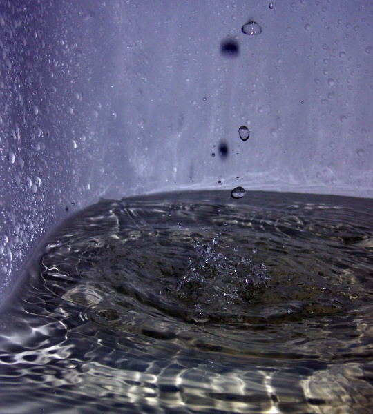 Wasser hat eine Eigenschaft-Änderung