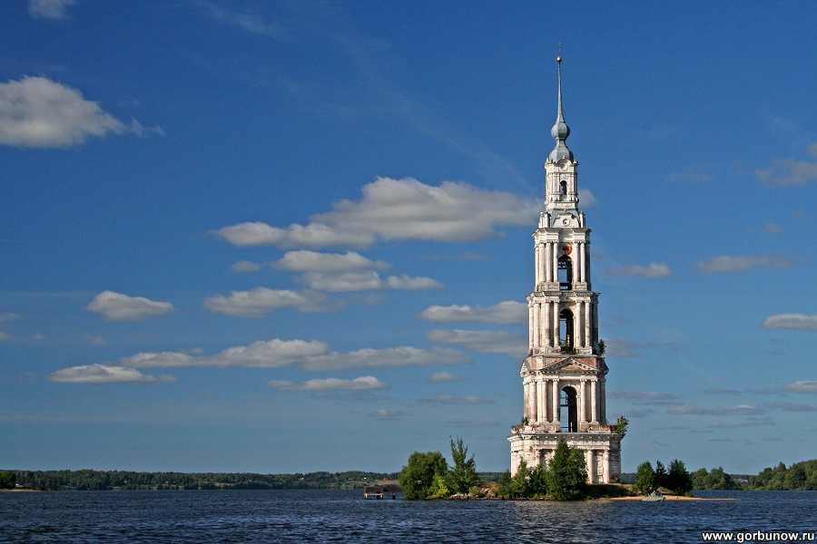 Kalyazin. Der Glockenturm der Kathedrale St. Nikolaus