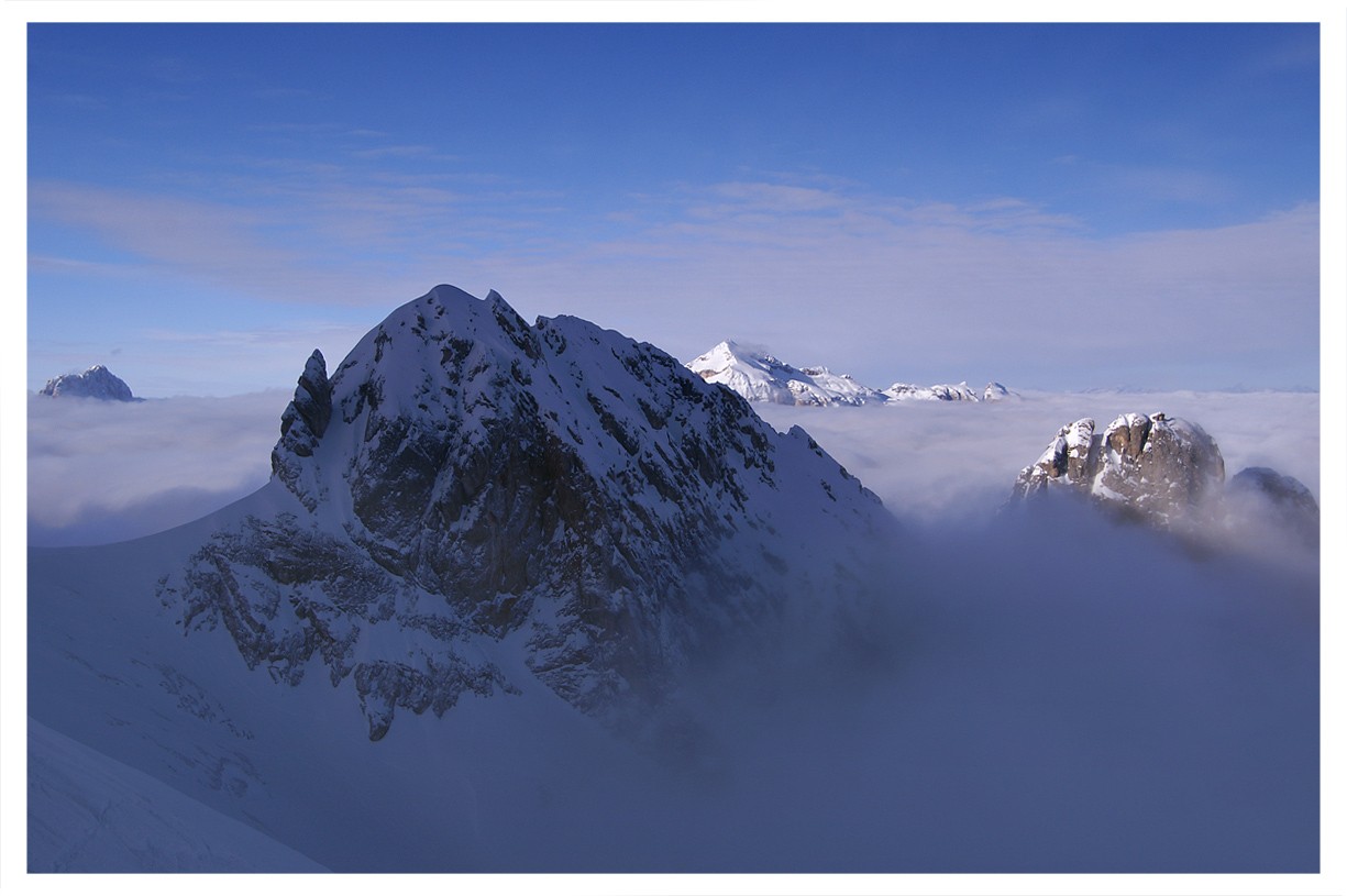 knöcheltief in den Wolken