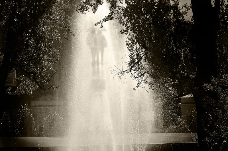 weg von regen, Brunnen