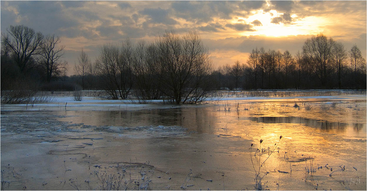Der Frühling kommt auf dem Wasser