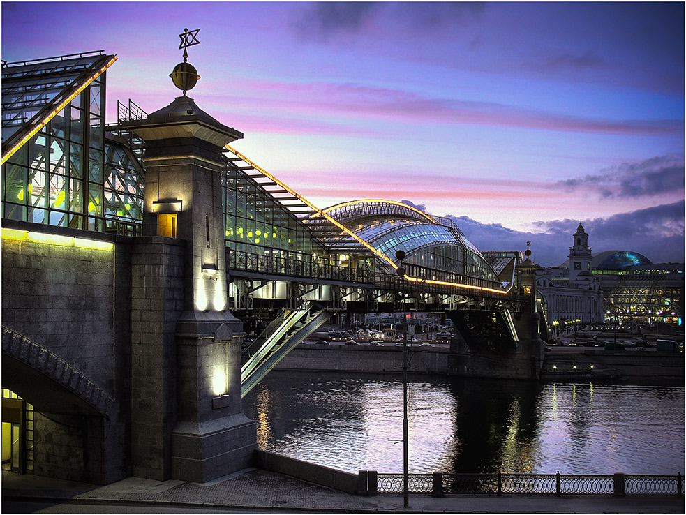 An der Kiewer Bahnhof.