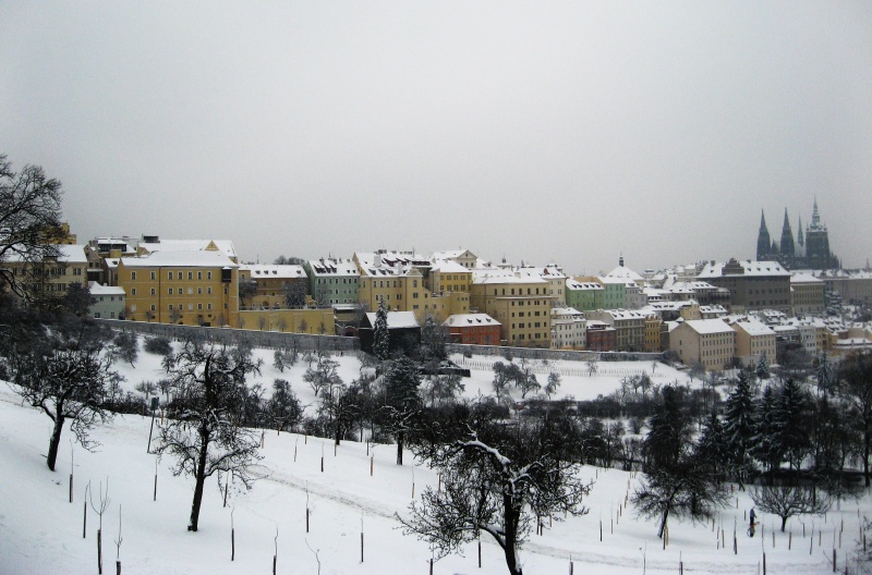 Schnee über die Stadt