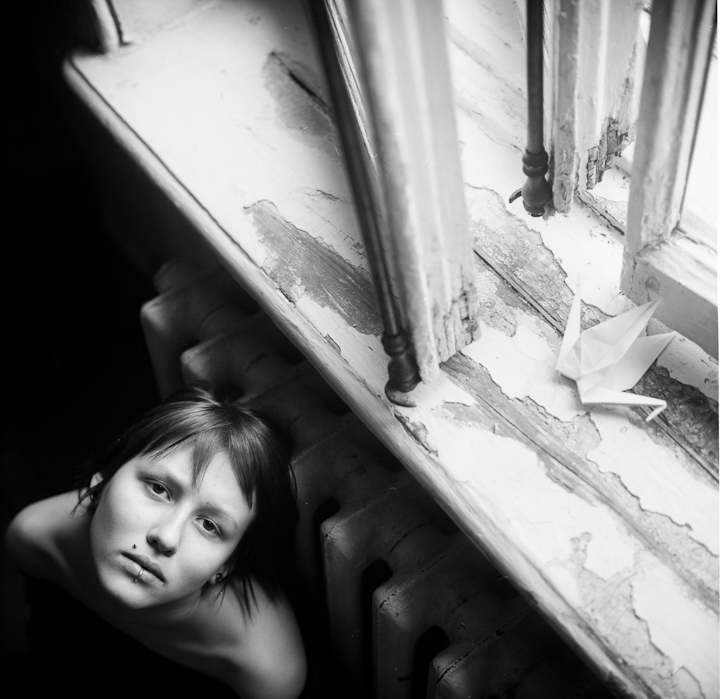 Lucy (das Porträt einer Papier Vogel)