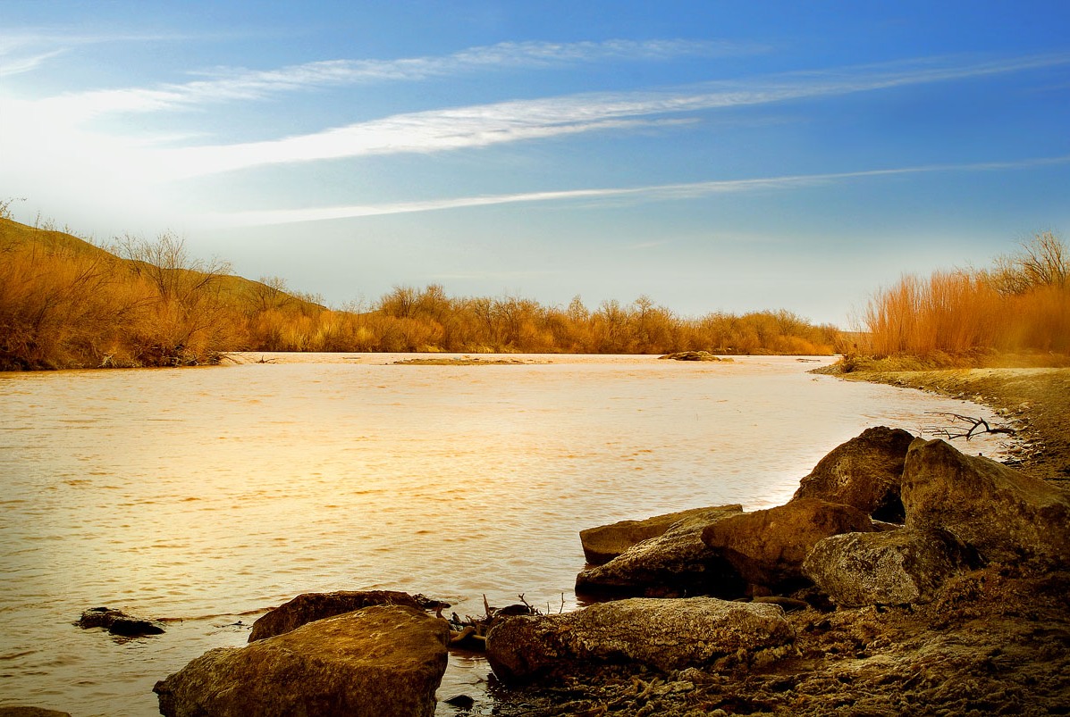 Gelb Flussufern in der gelben