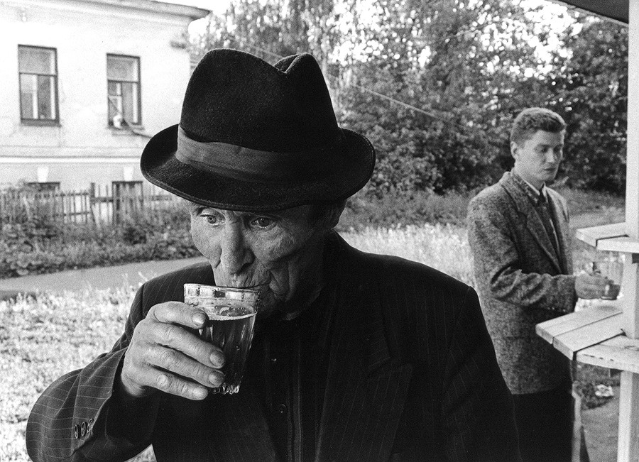 UdSSR. Montag. Zhigulevskoe ...