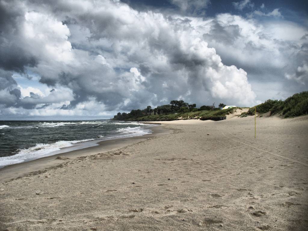 Air pronstranstvo bewölkt.