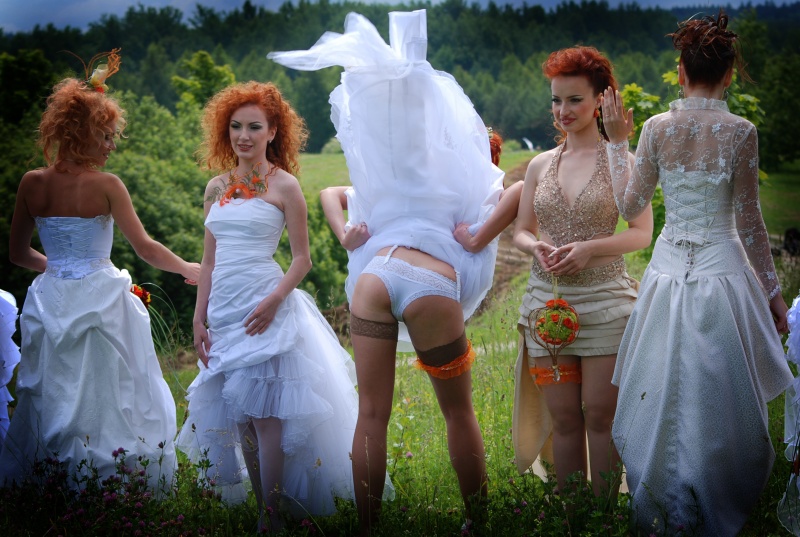 Hmm ... Aber Cellulite ist eindeutig überflüssig ...