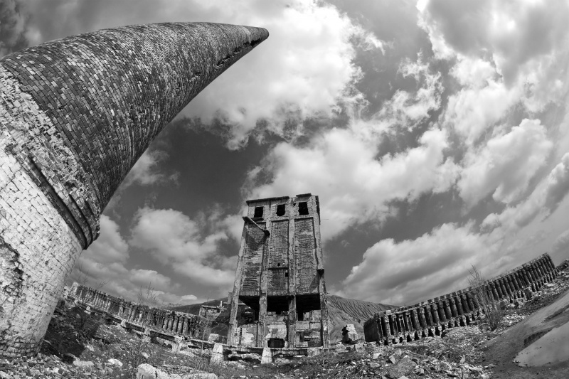 The caressing sky of an apocalypse