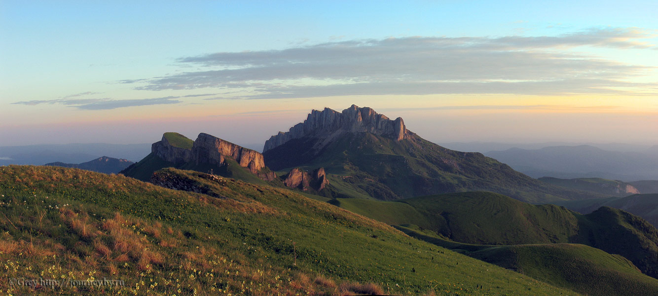 Dawn of the Mountain Gott