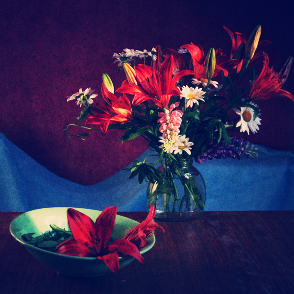 Stillleben mit einem grünen Platte