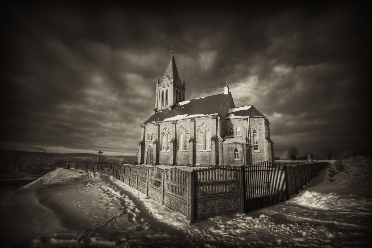 Kirche der Himmelfahrt der Heiligen. Jungfrau Maria (II)