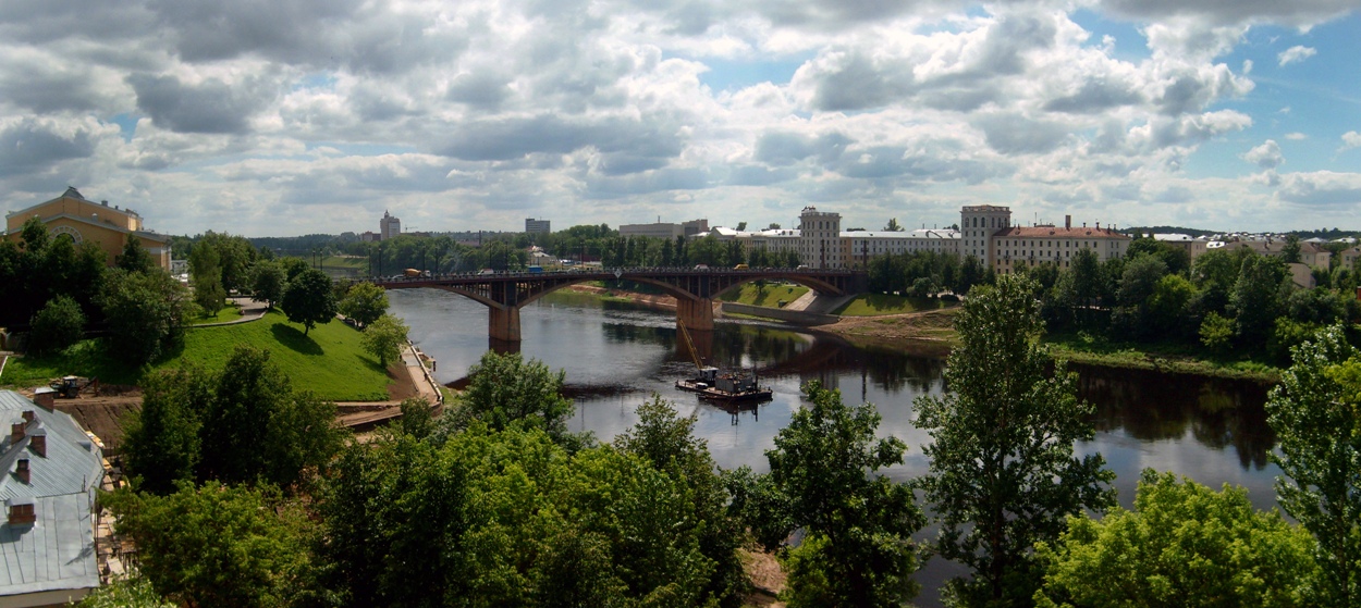 Juni über die Düna