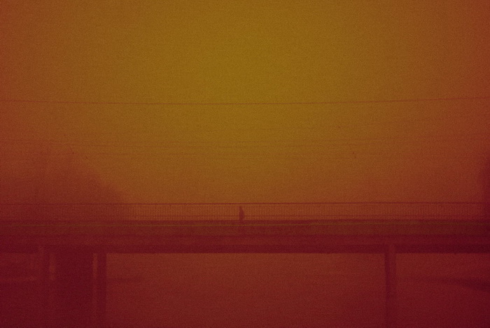 Letzter Sonnenuntergang für einen einsamen Passant