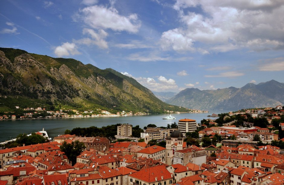 Über das weiße Boot, und Ziegeldächer