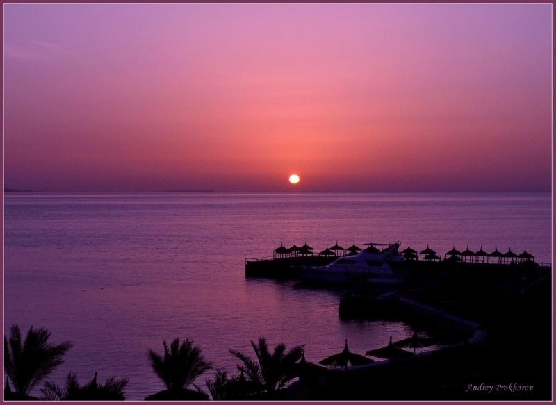 Sonnenaufgang über dem Roten Meer