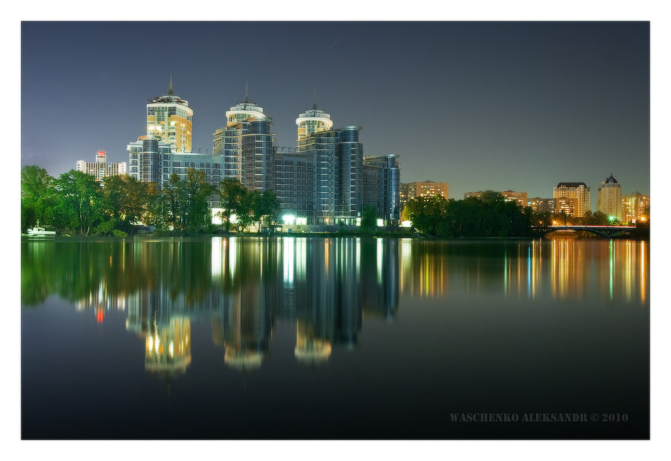 Kleben Sie die linke Küste