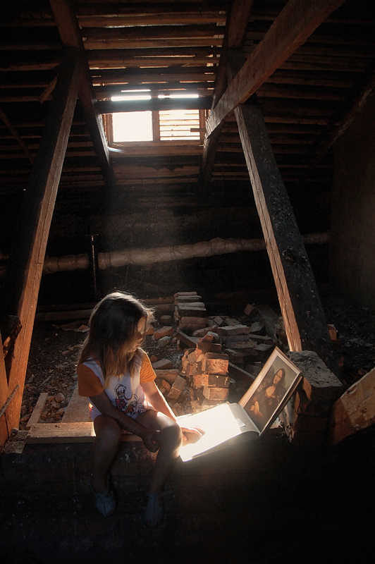 Geheimnisse der alten Dachboden