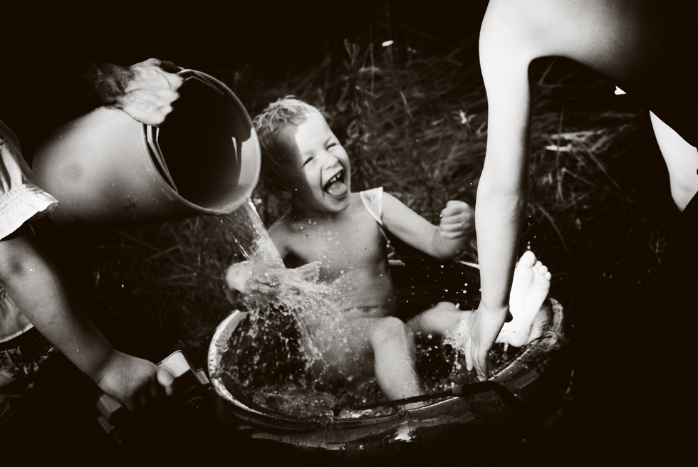 Schwimmen am Nachmittag den drei Jahren