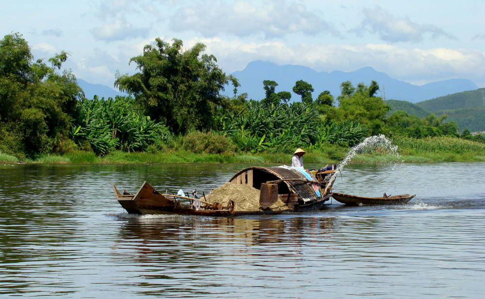 Auf dem Parfüm-Fluss