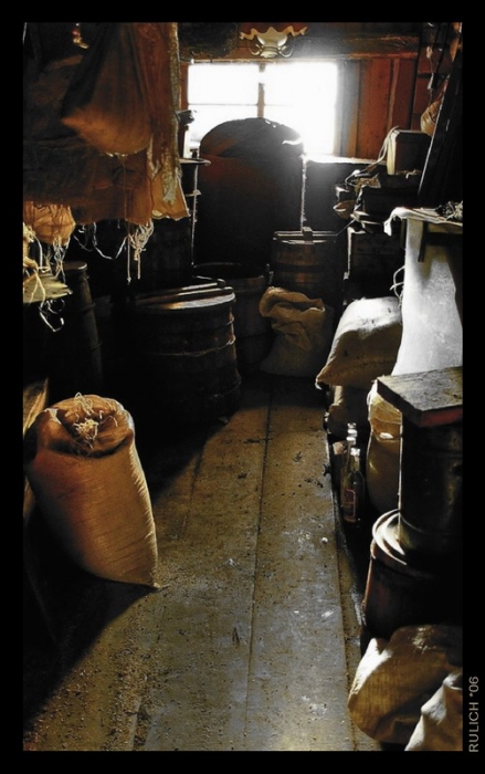 Ein Schrank aus seiner Kindheit ...