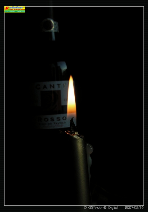 Nur das Klirren der Gläser in der Dunkelheit ...